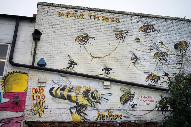 Спасите пчёл